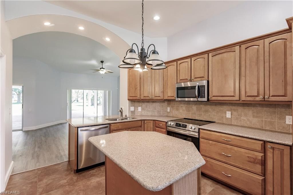 2615 6th ST W, LEHIGH ACRES FL 33971-6