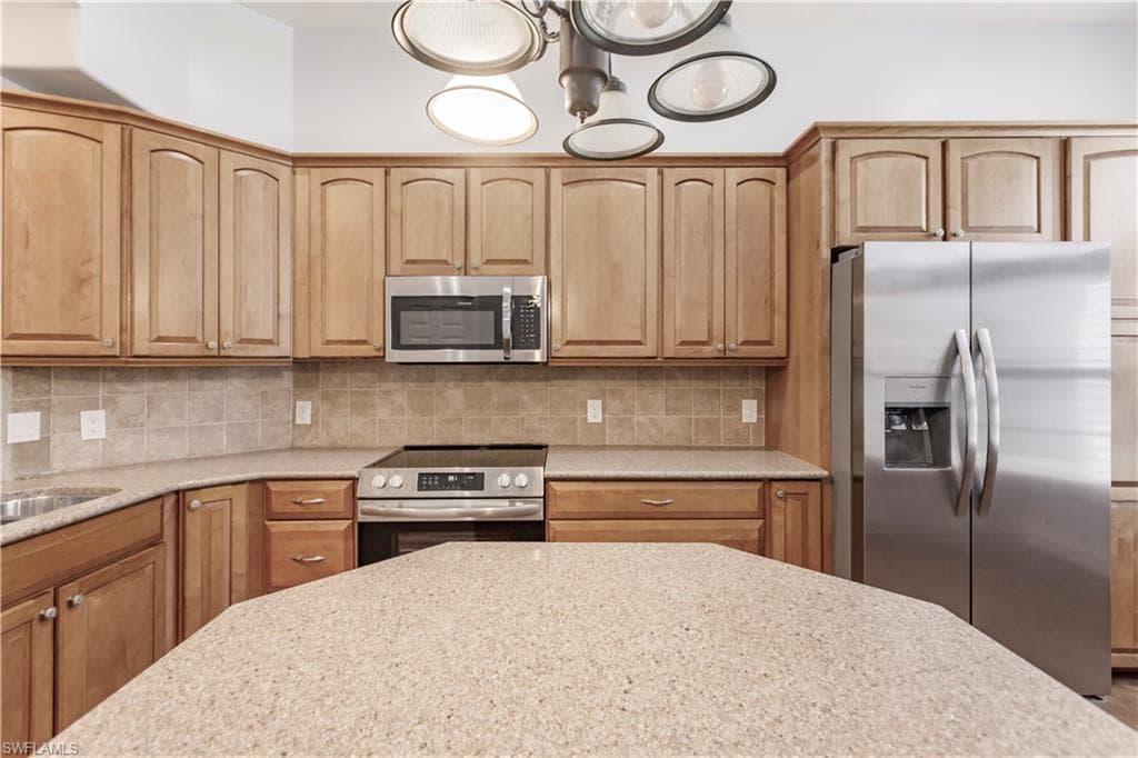 2615 6th ST W, LEHIGH ACRES FL 33971-8