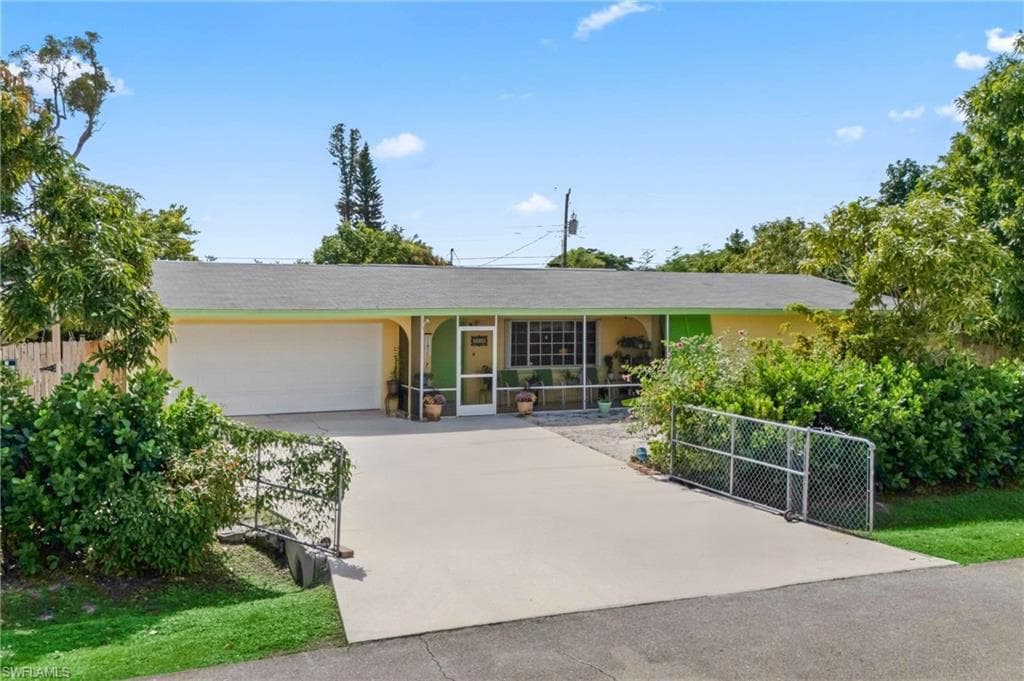 2248 Ephraim AVE, FORT MYERS FL 33907-31