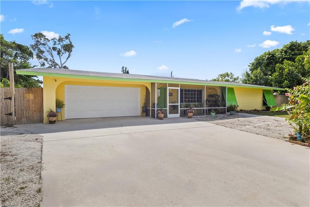 2248 Ephraim AVE, FORT MYERS FL 33907-29