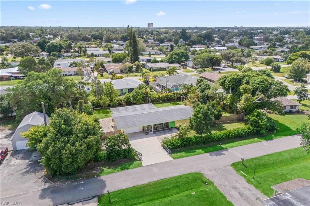 2248 Ephraim AVE, FORT MYERS FL 33907-32