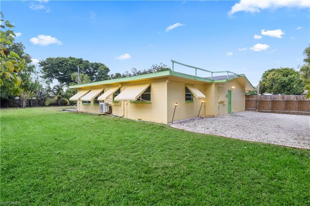 2248 Ephraim AVE, FORT MYERS FL 33907-17