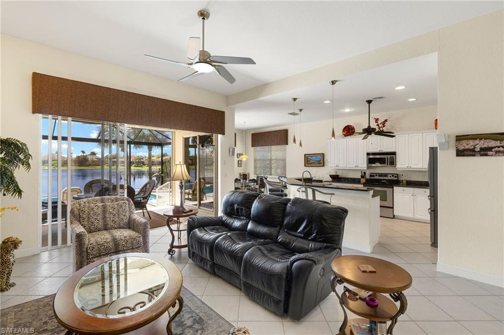 8913 Dartmoor WAY, FORT MYERS FL 33908-6