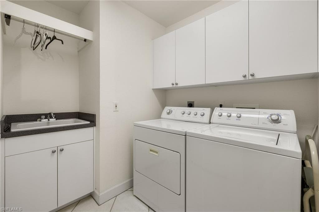 8913 Dartmoor WAY, FORT MYERS FL 33908-31