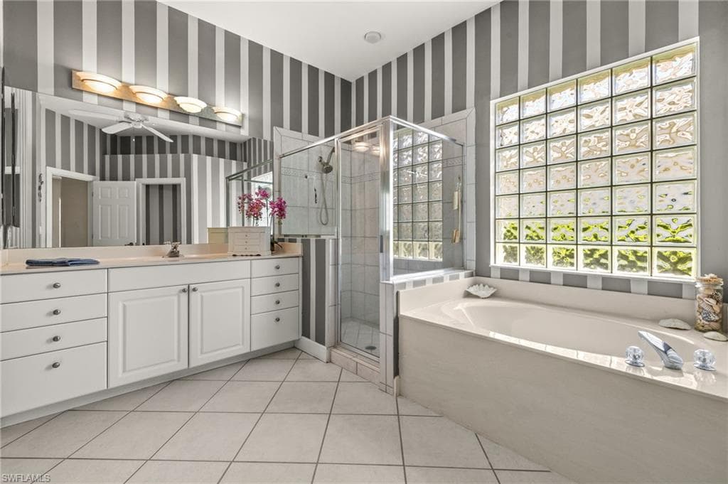 8913 Dartmoor WAY, FORT MYERS FL 33908-27