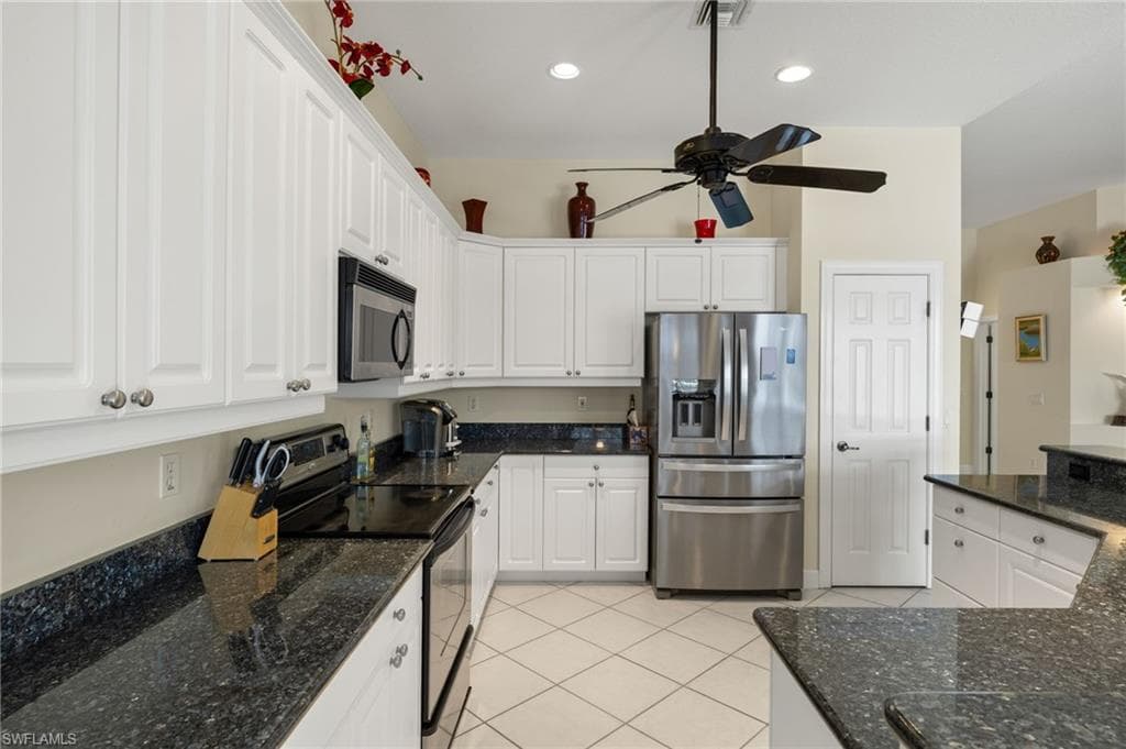 8913 Dartmoor WAY, FORT MYERS FL 33908-13