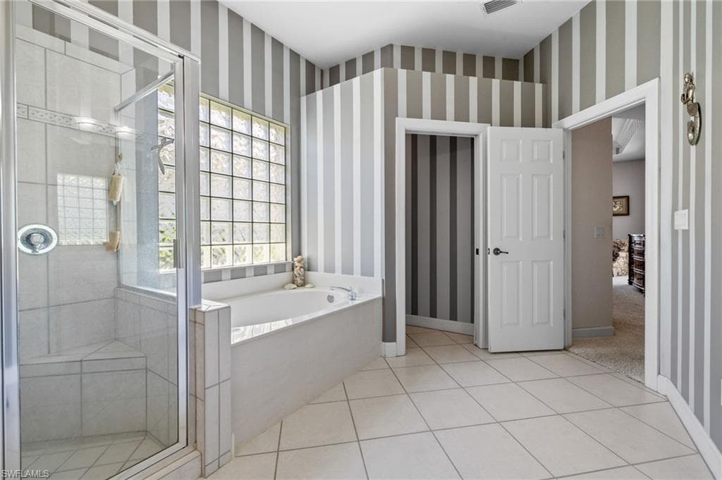 8913 Dartmoor WAY, FORT MYERS FL 33908-28