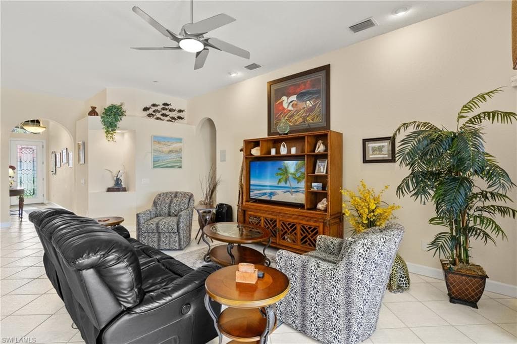 8913 Dartmoor WAY, FORT MYERS FL 33908-7