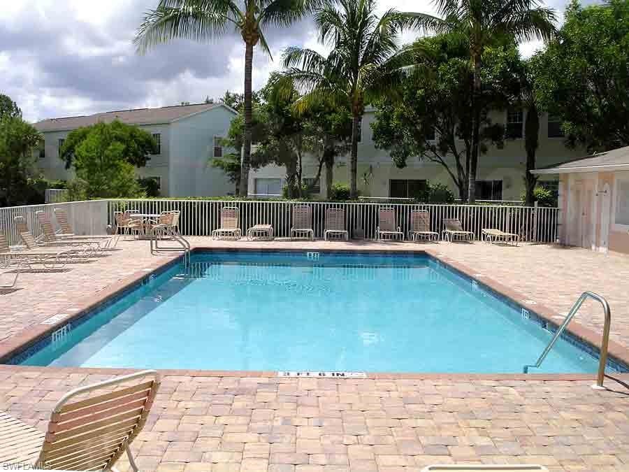 3245 Cypress Glen WAY # 504, NAPLES FL 34109-18