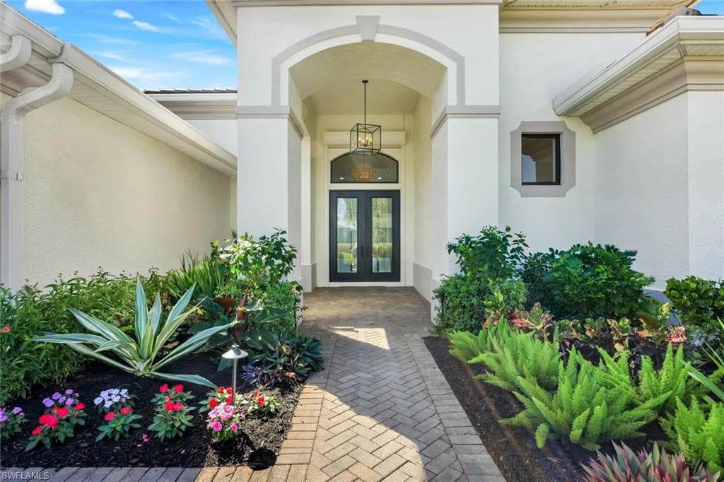 5092 Cerromar DR, NAPLES FL 34112-5