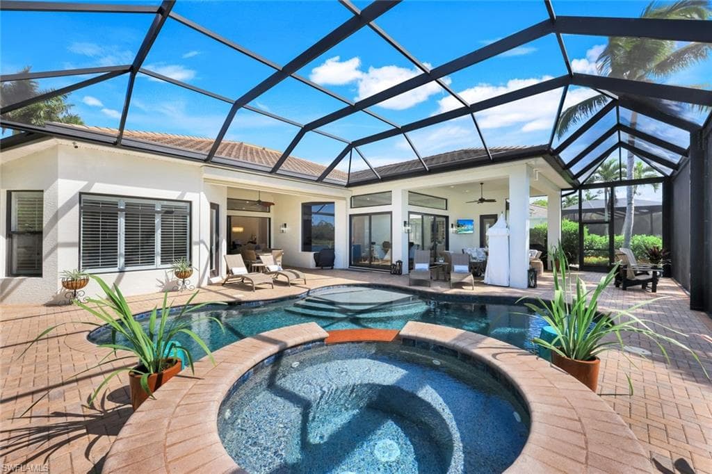 5092 Cerromar DR, NAPLES FL 34112-42