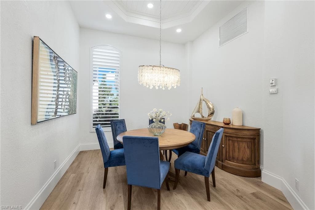 5092 Cerromar DR, NAPLES FL 34112-13