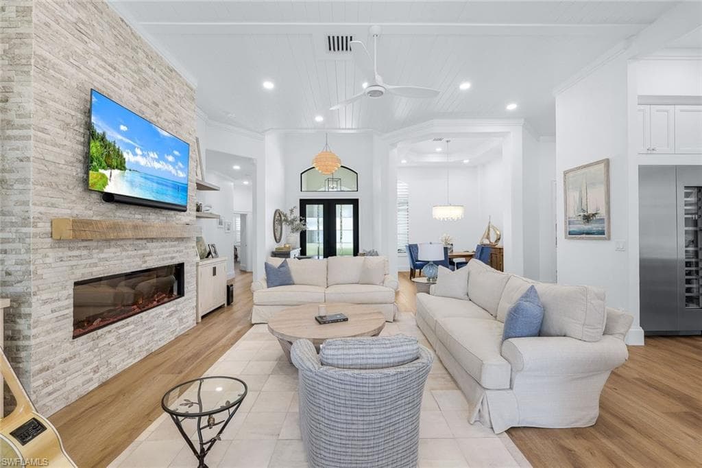 5092 Cerromar DR, NAPLES FL 34112-14