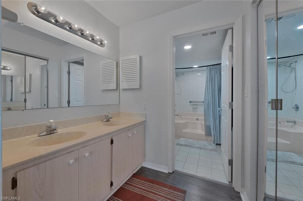 15161 Cedarwood LN # 1205, NAPLES FL 34110-7