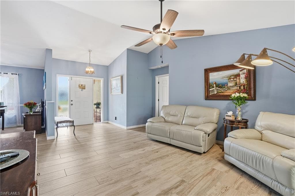 9542 Campbell CIR, NAPLES FL 34109-2