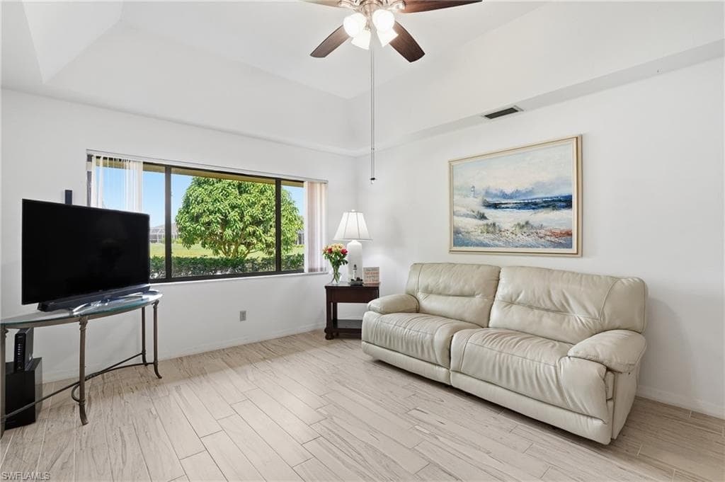 9542 Campbell CIR, NAPLES FL 34109-8