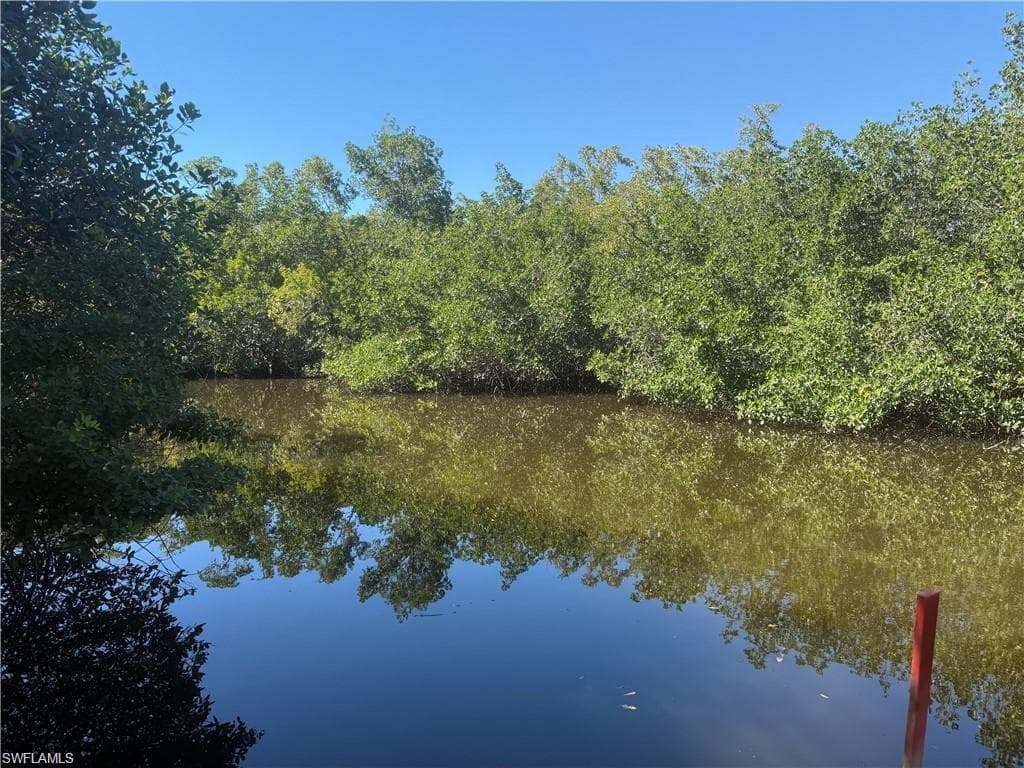 1063 Shadowlawn DR, NAPLES FL 34104-15