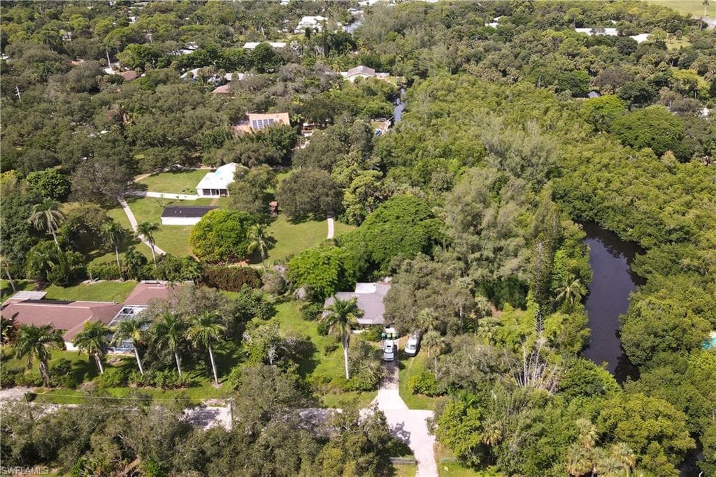 1063 Shadowlawn DR, NAPLES FL 34104-9