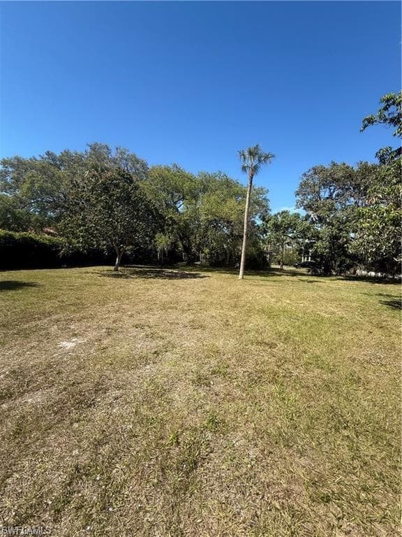 1063 Shadowlawn DR, NAPLES FL 34104-13