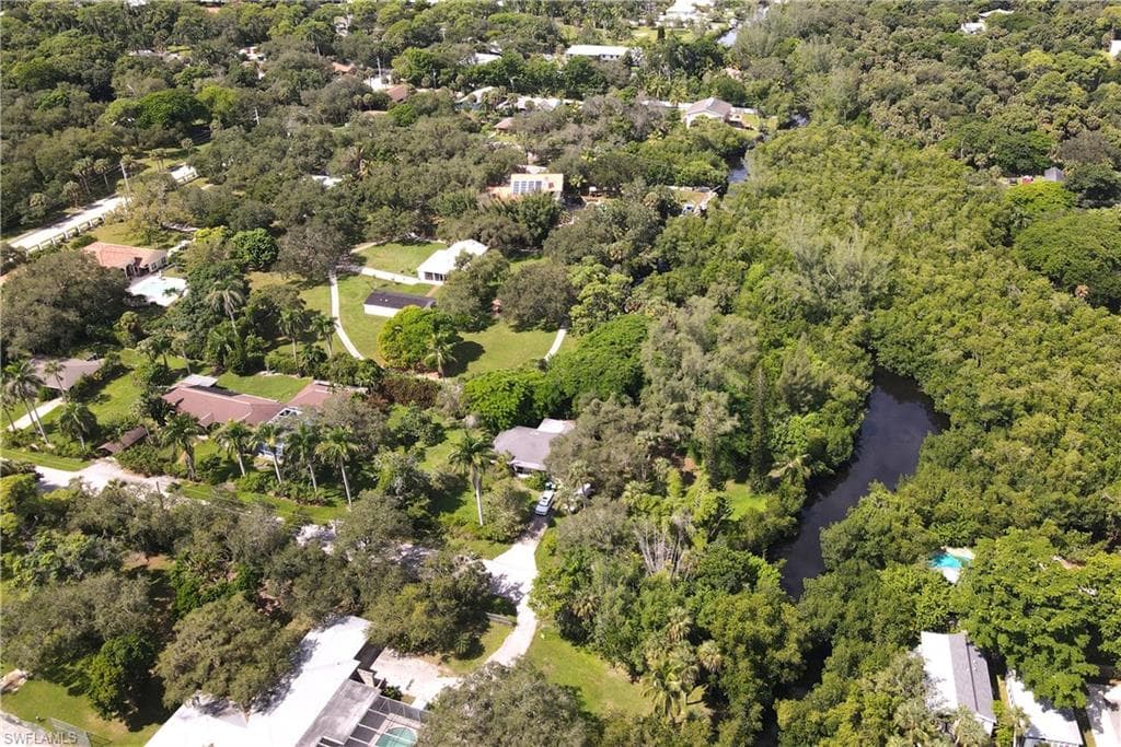 1063 Shadowlawn DR, NAPLES FL 34104-7