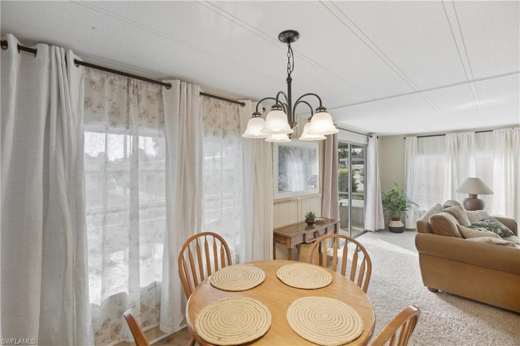 515 Blossom CT, NORTH FORT MYERS FL 33917-9