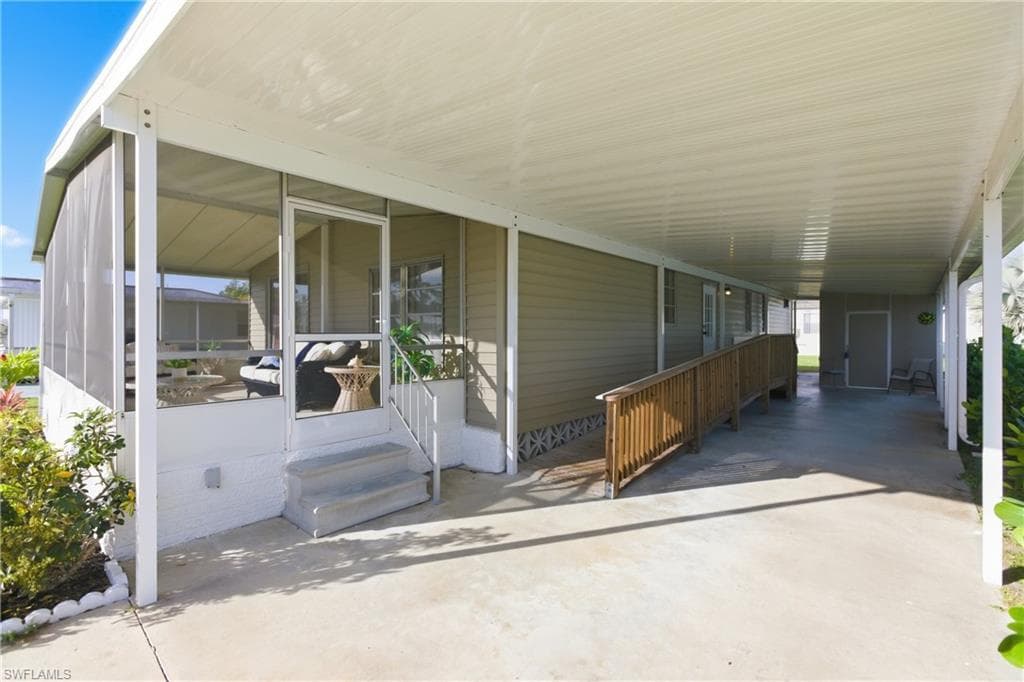 515 Blossom CT, NORTH FORT MYERS FL 33917-34