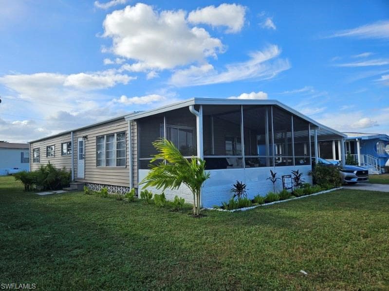 515 Blossom CT, NORTH FORT MYERS FL 33917-30