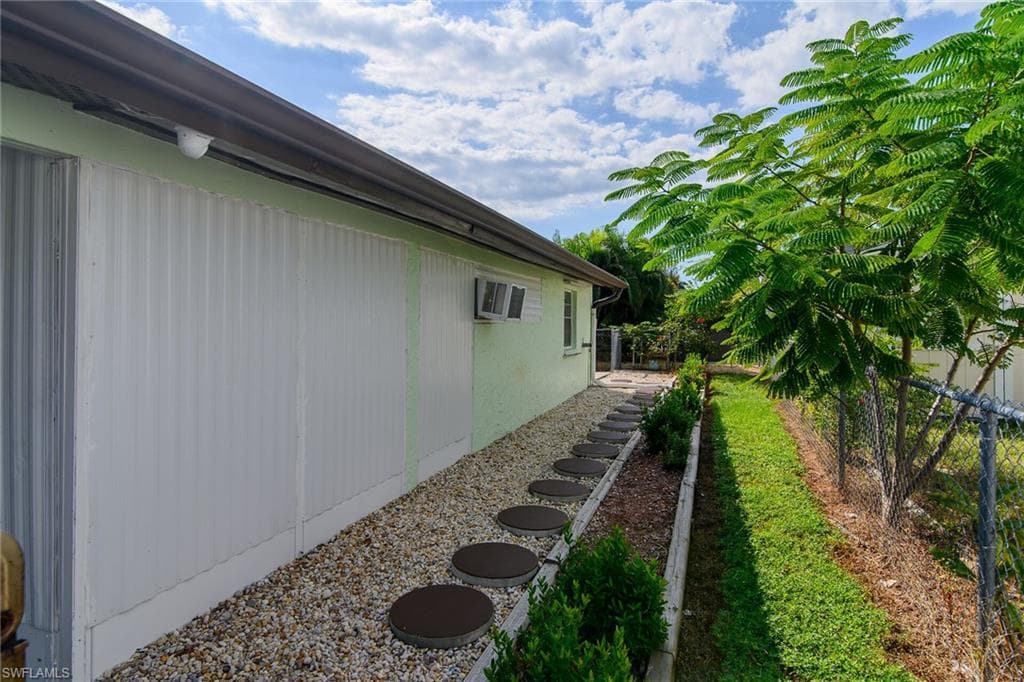 16200 Cathy CT, FORT MYERS FL 33908-22