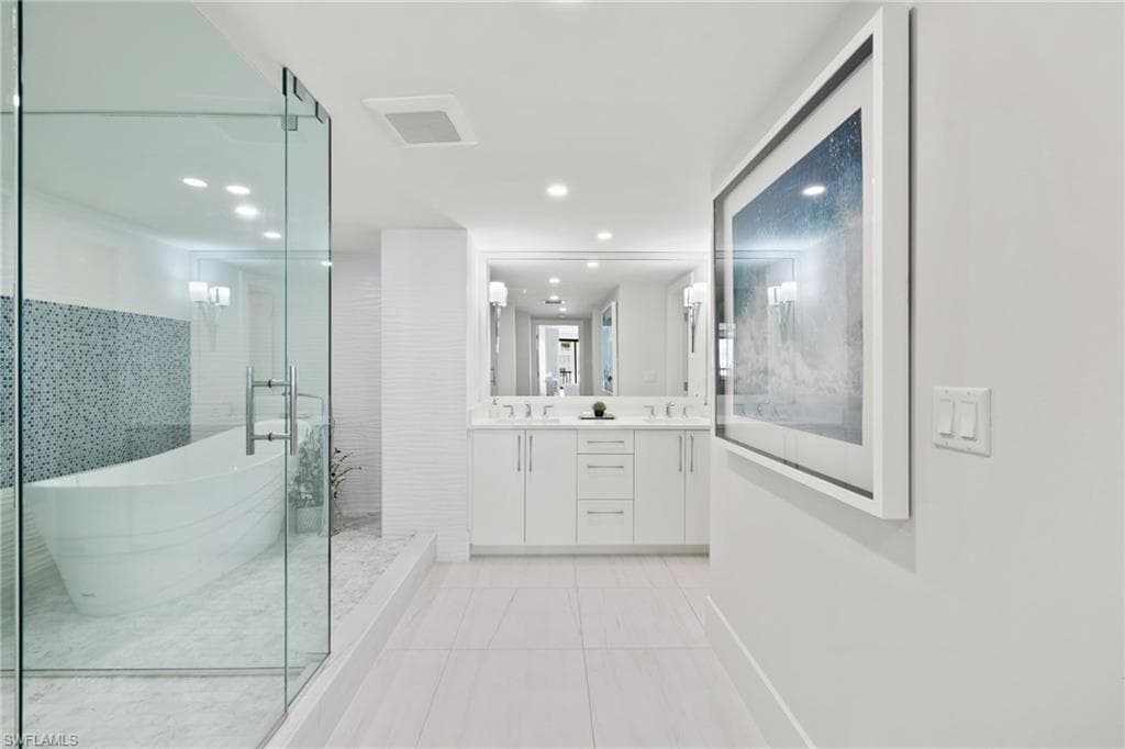 4401 Gulf Shore BLVD N # 1606, NAPLES FL 34103-18