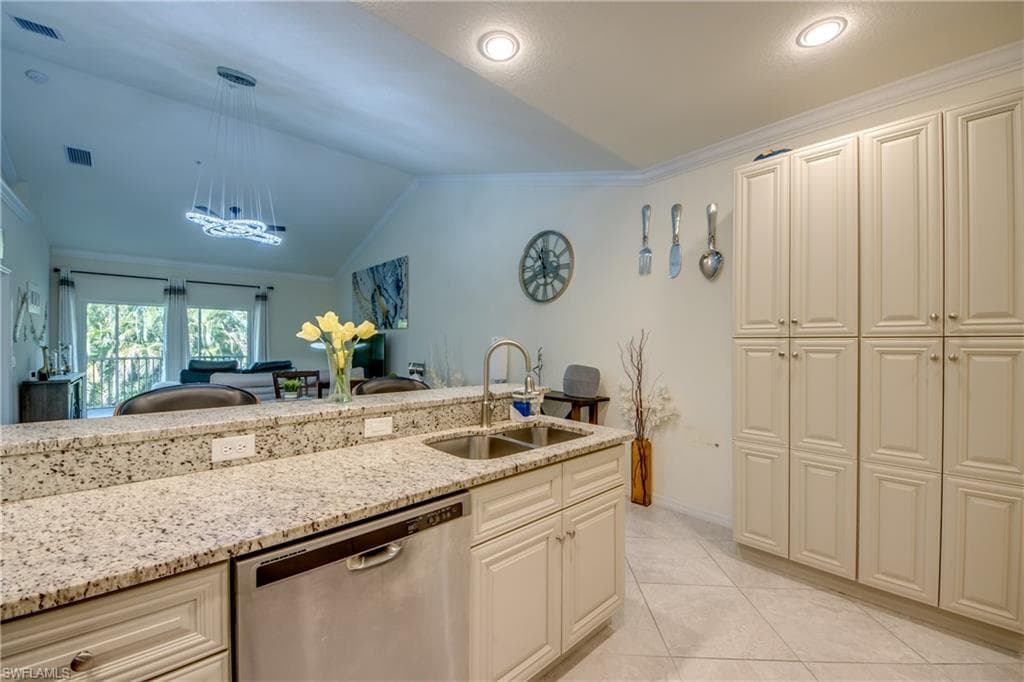 1051 Winding Pines CIR # 203, CAPE CORAL FL 33909-6