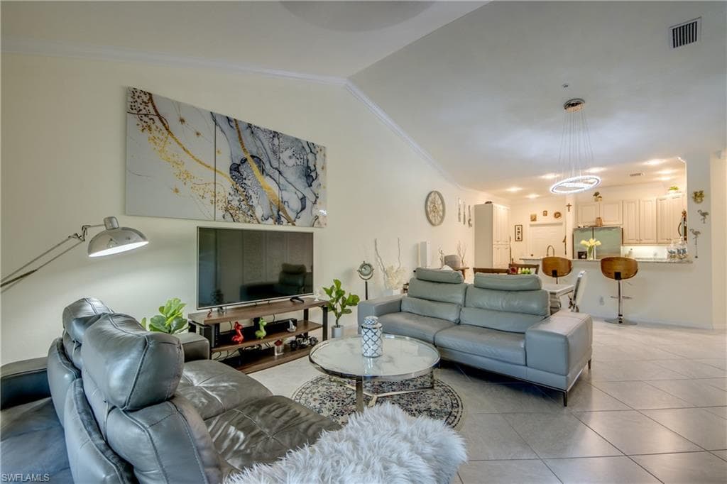 1051 Winding Pines CIR # 203, CAPE CORAL FL 33909-2