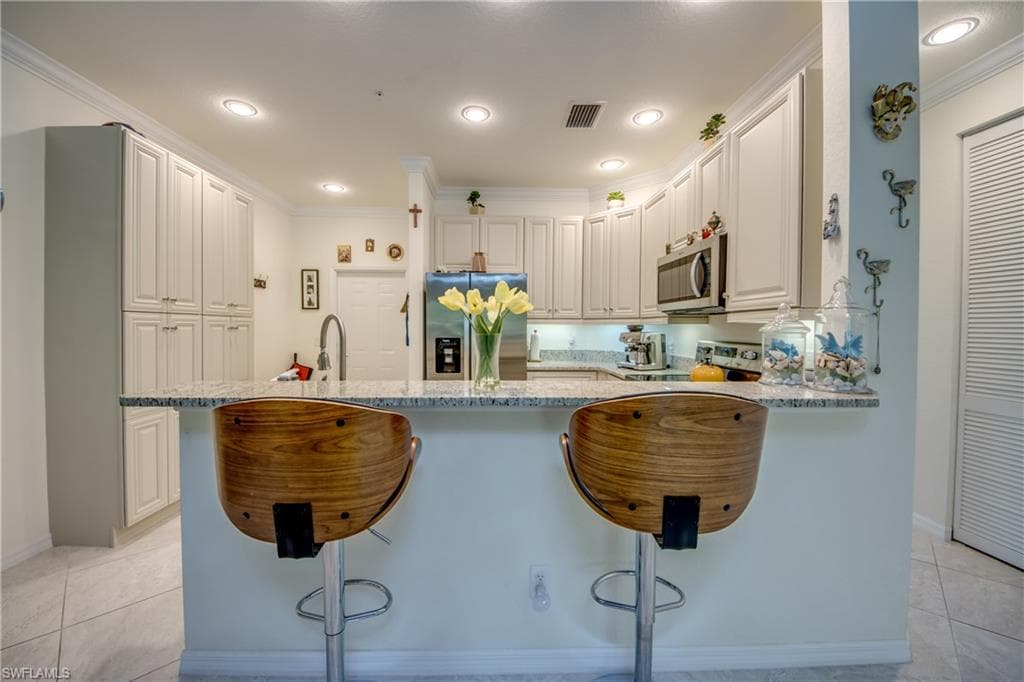 1051 Winding Pines CIR # 203, CAPE CORAL FL 33909-9