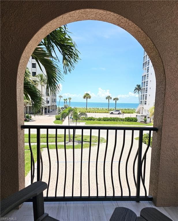10620 Gulf Shore DR # 201, NAPLES FL 34108-22