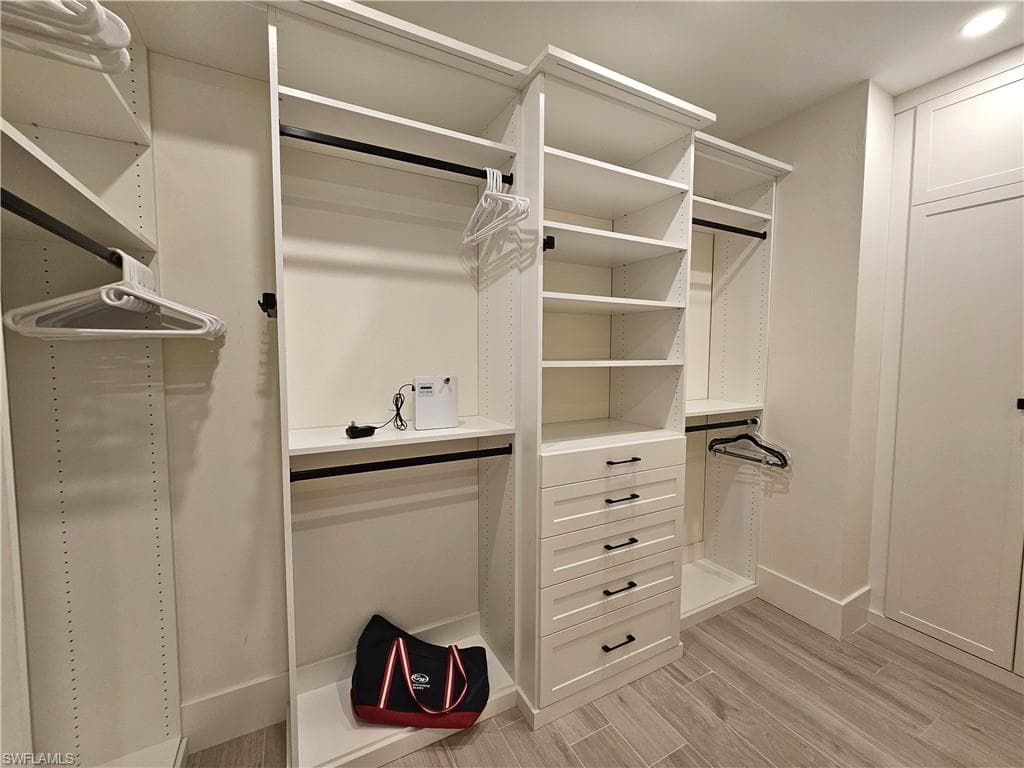 10620 Gulf Shore DR # 201, NAPLES FL 34108-5