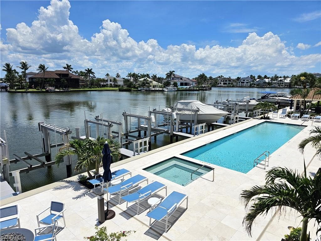 10620 Gulf Shore DR # 201, NAPLES FL 34108-25