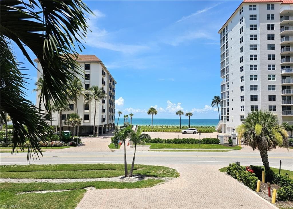 10620 Gulf Shore DR # 201, NAPLES FL 34108-23