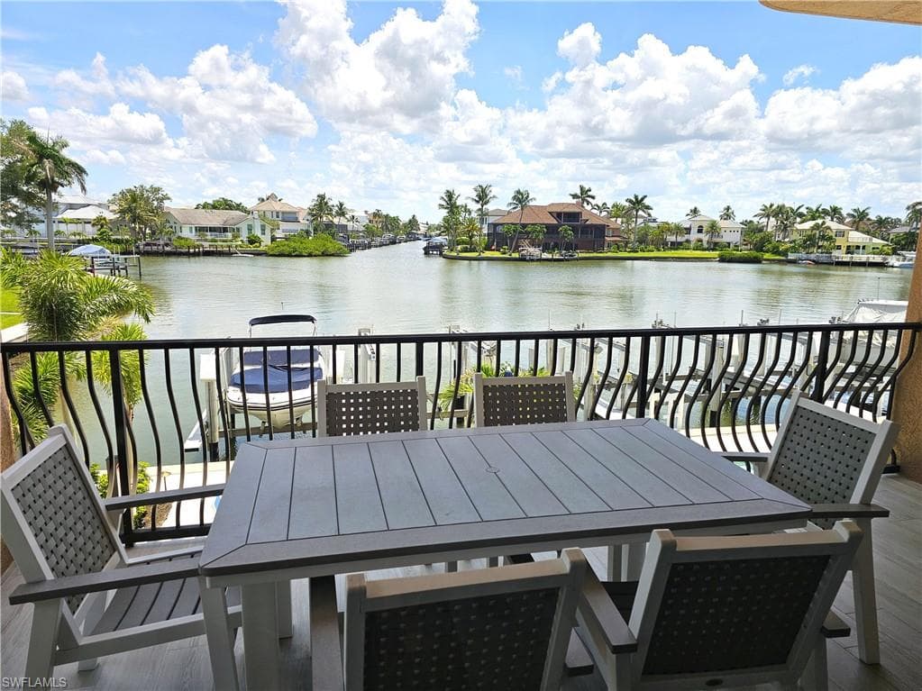 10620 Gulf Shore DR # 201, NAPLES FL 34108-24