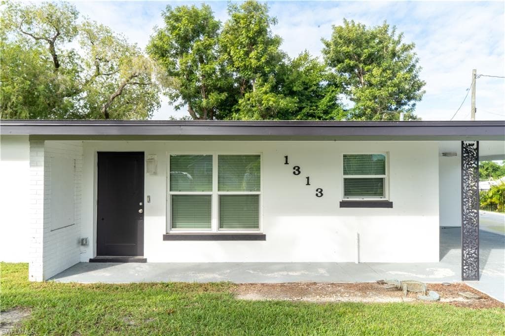1313 Thompson ST, NORTH FORT MYERS FL 33903-26