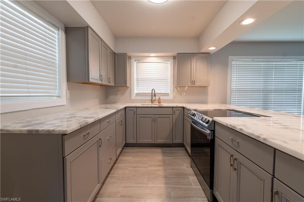 1313 Thompson ST, NORTH FORT MYERS FL 33903-5