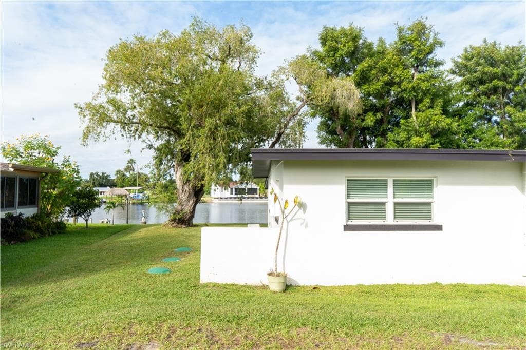 1313 Thompson ST, NORTH FORT MYERS FL 33903-25