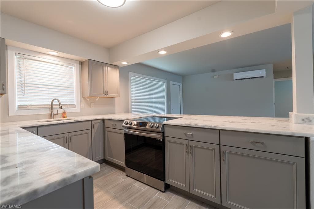 1313 Thompson ST, NORTH FORT MYERS FL 33903-7