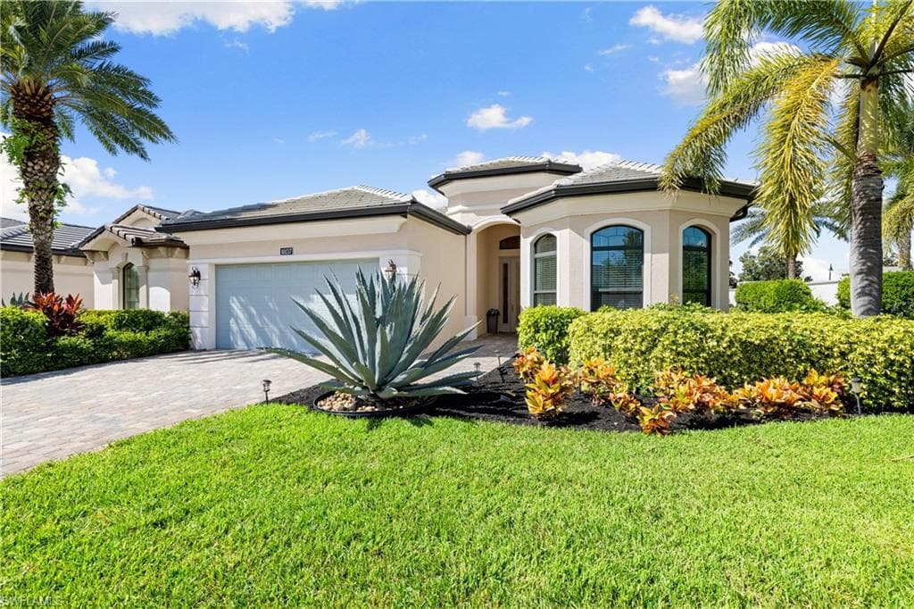 10137 Florence CIR, NAPLES FL 34119-1