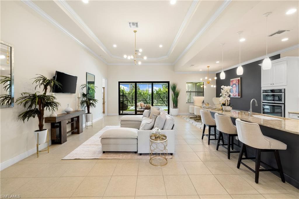 10137 Florence CIR, NAPLES FL 34119-3