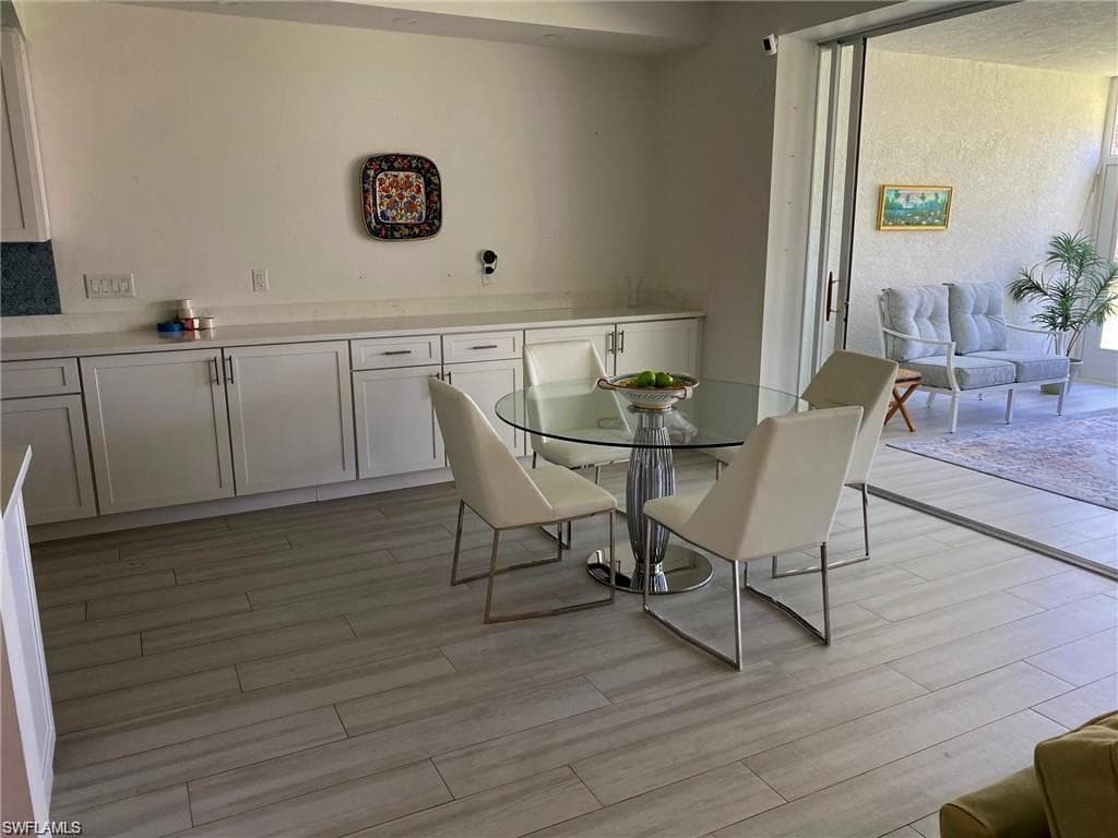 750 Waterford DR # 102, NAPLES FL 34113-4