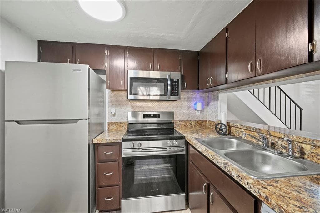 3371 Alouette CIR # 2, FORT MYERS FL 33907-7