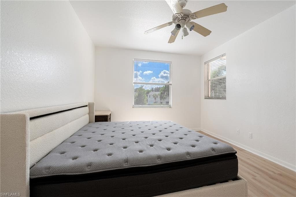 3250 Cypress Glen WAY # 413, NAPLES FL 34109-17