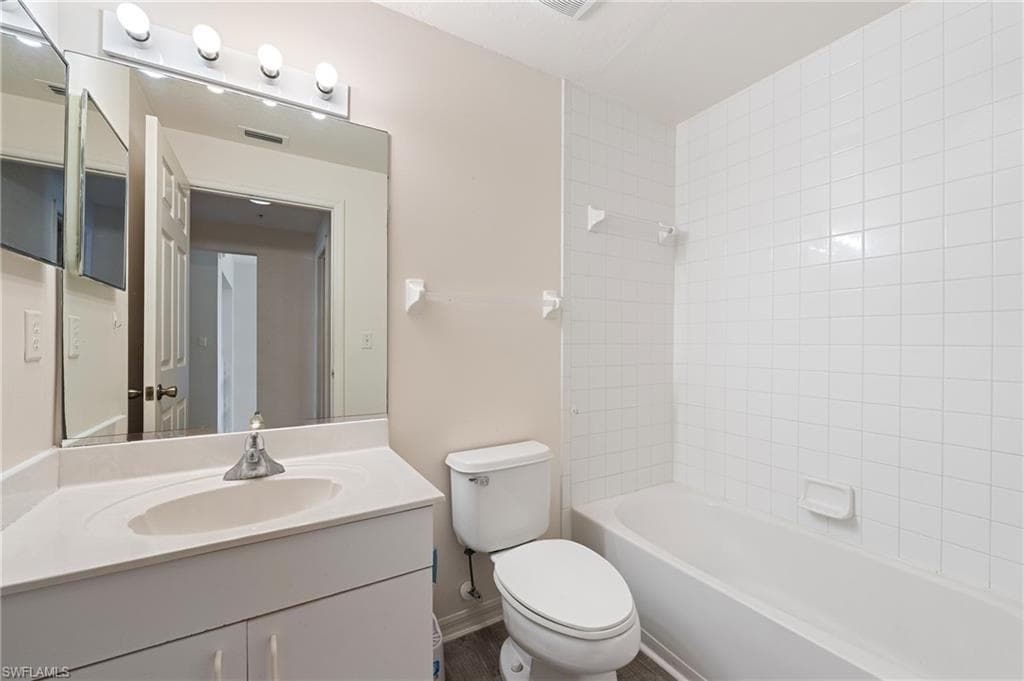 3250 Cypress Glen WAY # 413, NAPLES FL 34109-18