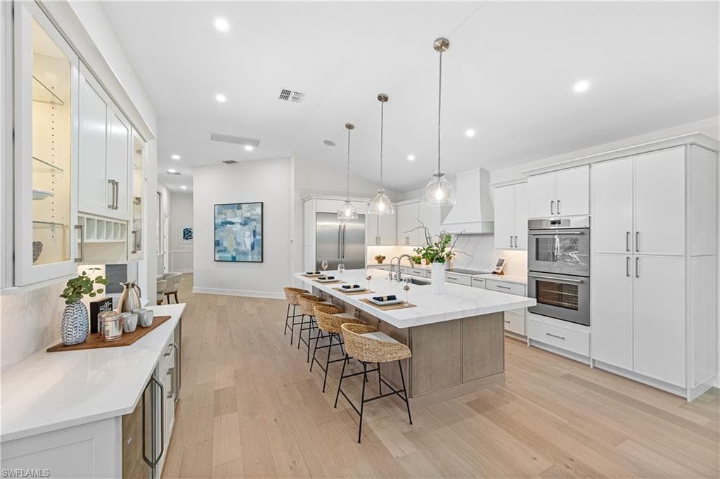 3133 Terramar DR, NAPLES FL 34119-8