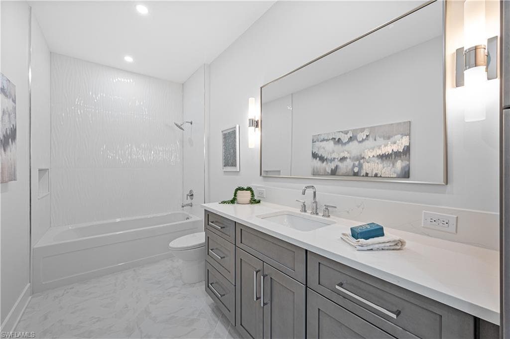 3133 Terramar DR, NAPLES FL 34119-33