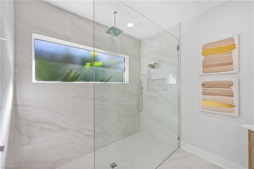 3133 Terramar DR, NAPLES FL 34119-28